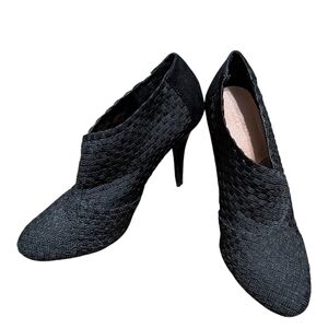 Simply Vera Vera Wang Textured Black Heels